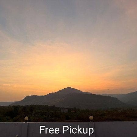 The Vibe Guesthouse 贡布 外观 照片